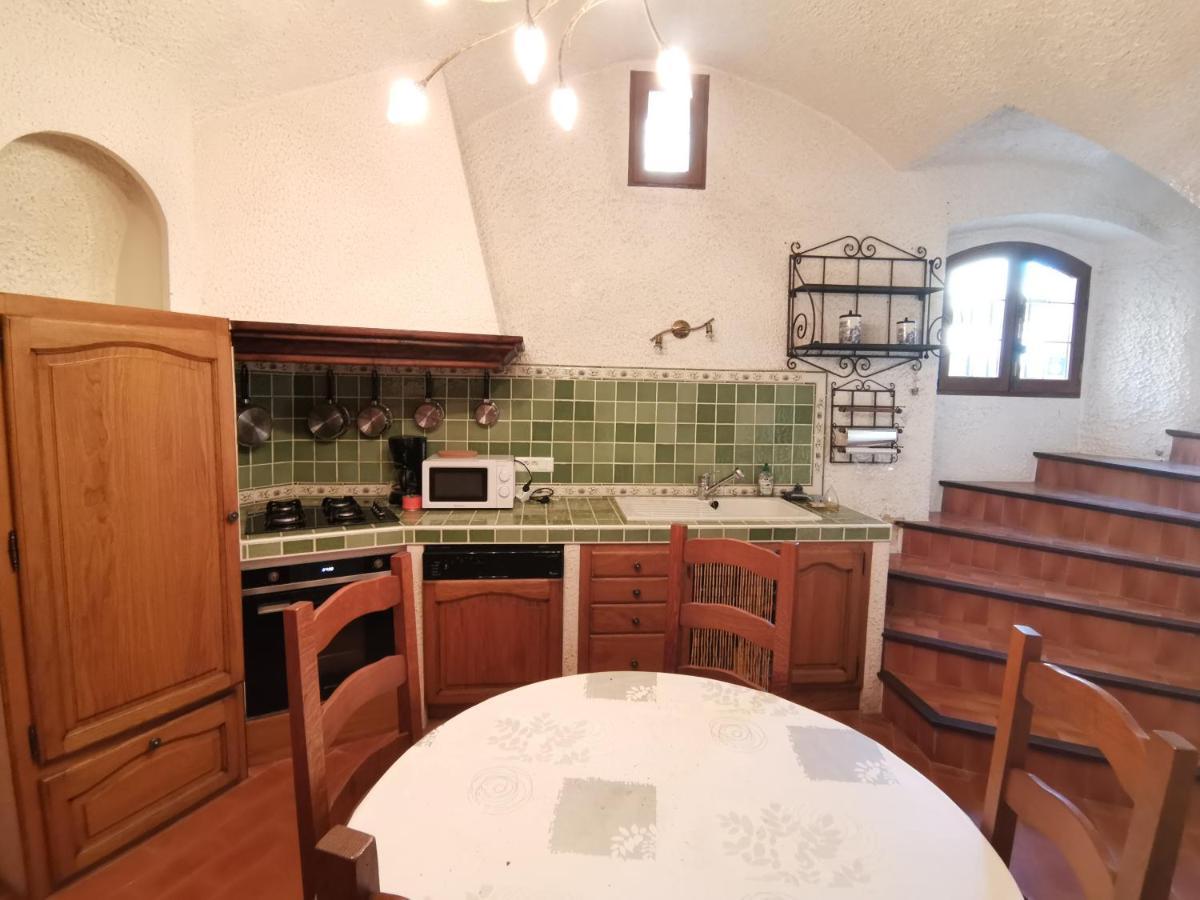 Chez Gilles Math Leilighet Saint-Martin-de-Brômes Eksteriør bilde
