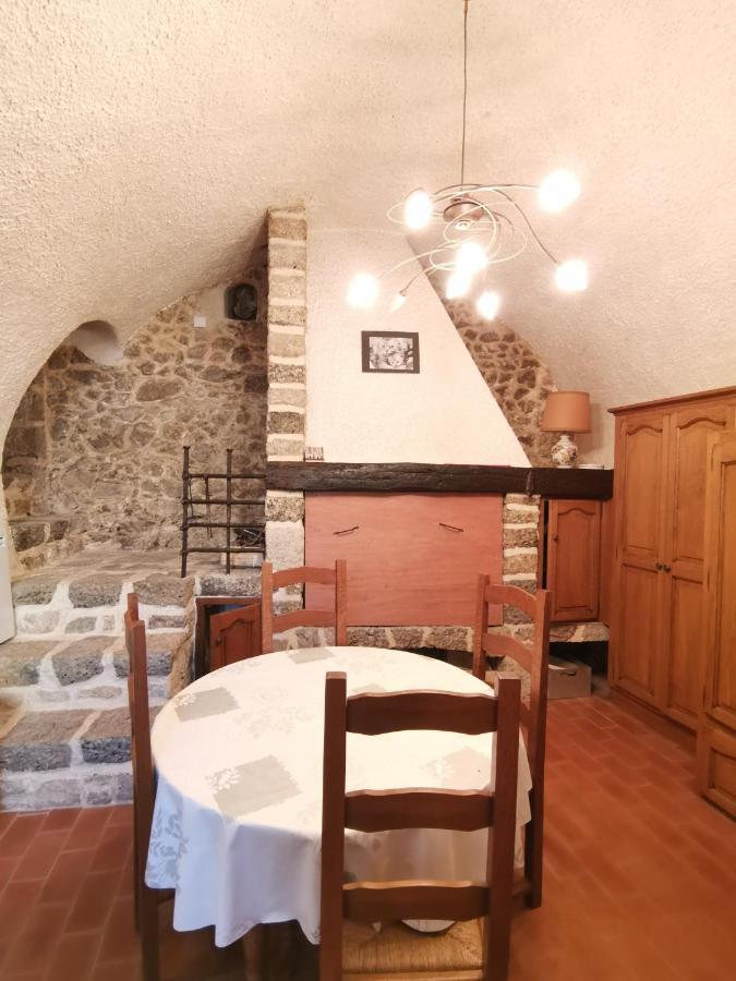 Chez Gilles Math Leilighet Saint-Martin-de-Brômes Eksteriør bilde